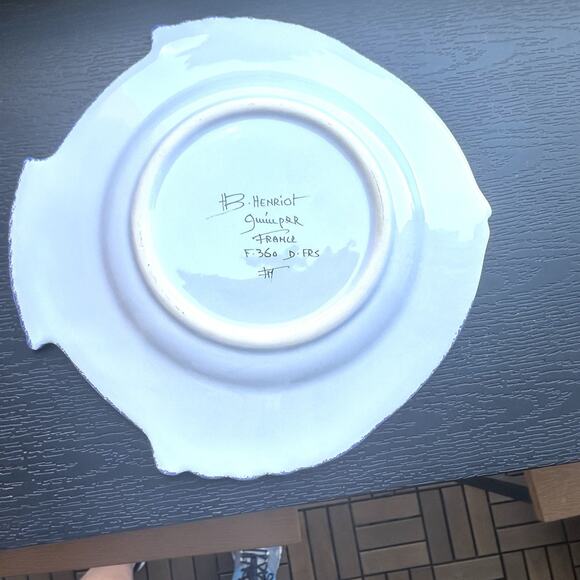 HB Henriot Quimper SIGNED Fish “Happy fish” Plate 10" F360 Faience Pottery - Picture 2 of 3